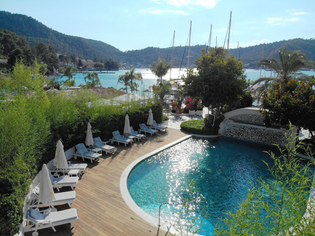 Yacht Classic Hotel - Boutique Class