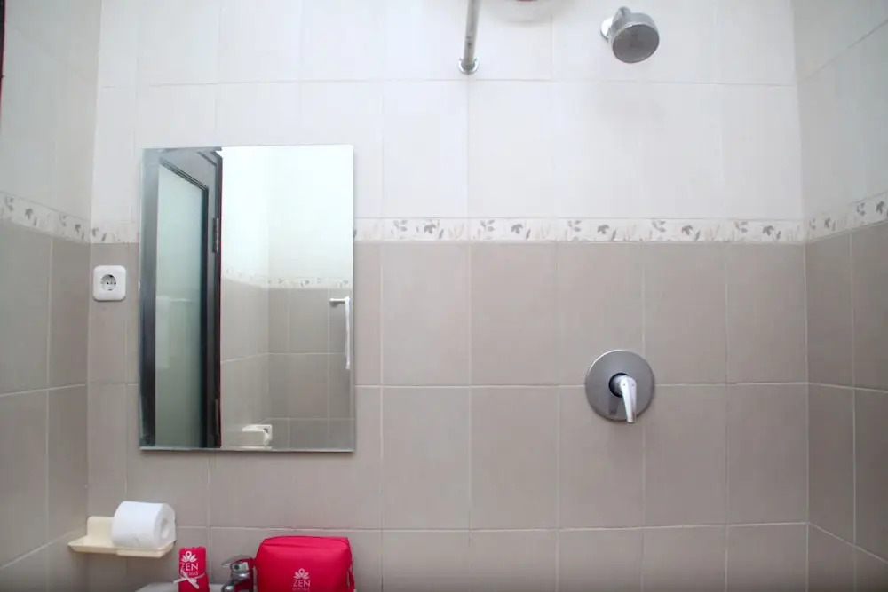 Zen Rooms Basic Gubeng Kertajaya