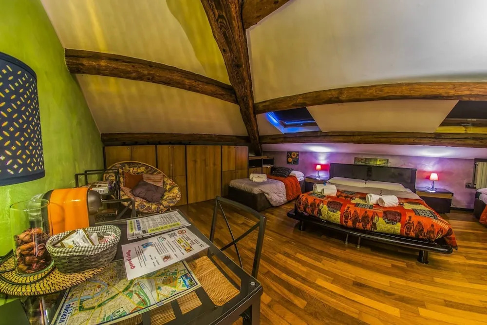 Marconi Rooms and Apartments