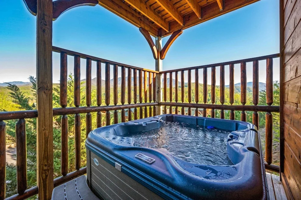 Gatlinburg Views Lodge 5 Bedroom Cabin
