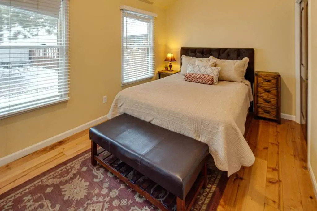 Hill St Cottage 334
