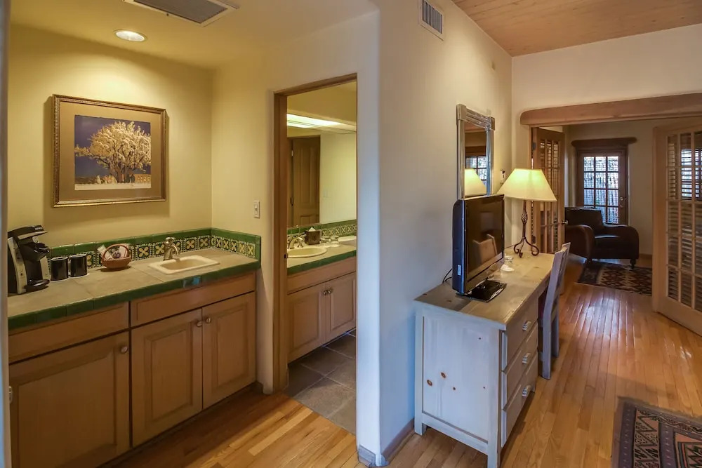 Inn on the Alameda
