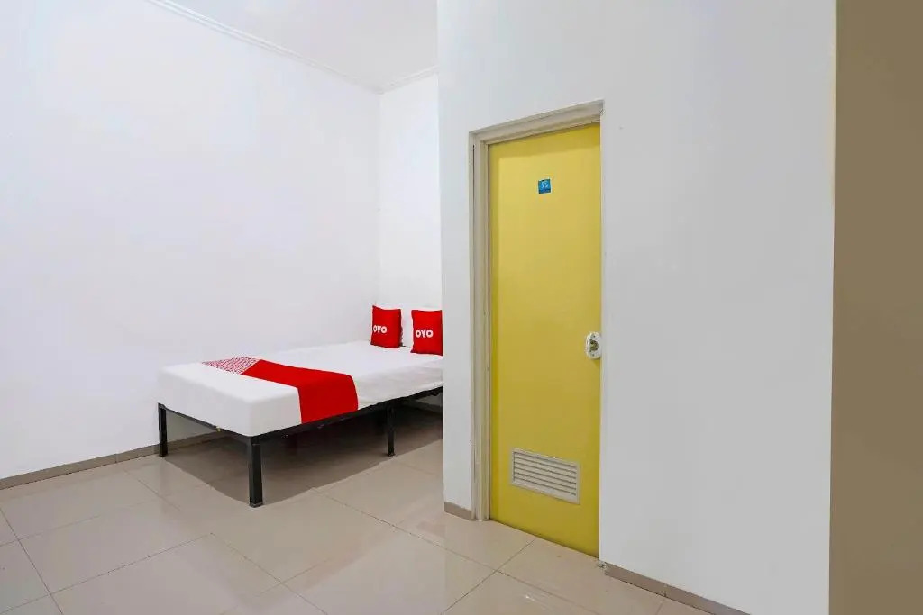 OYO Life 91670 Mannsur Homestay Syariah