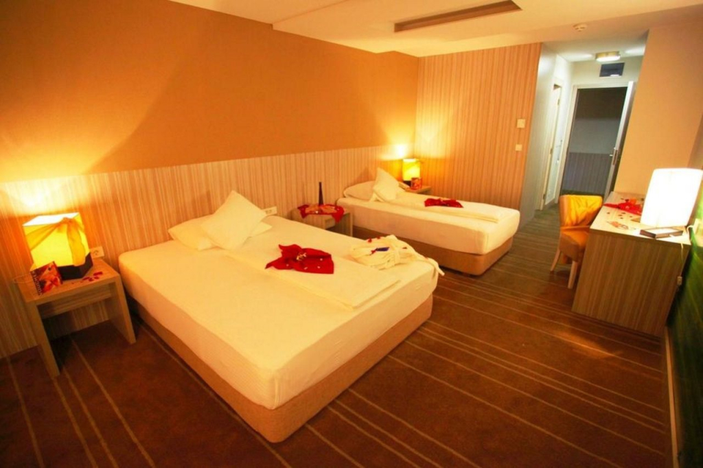 Hollywood Hotel