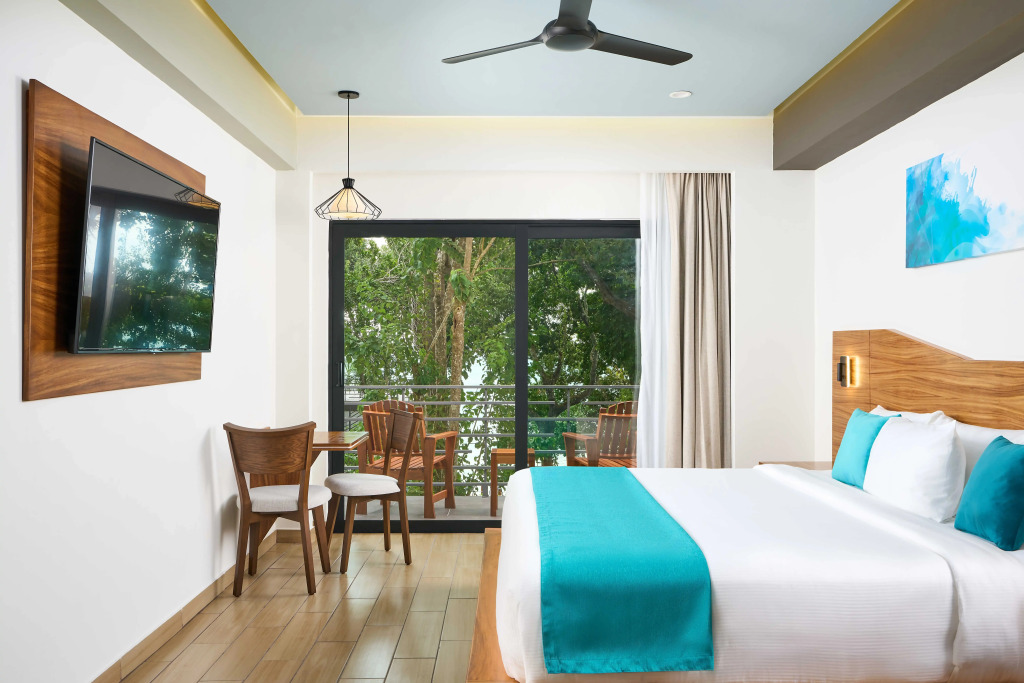 Cristalino Lagoon Front Hotel, Restaurant & Spa