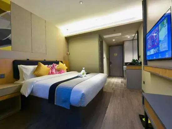 Homeinn Selected Hotel (Wuhan Wushang Mengshidai Baotong Temple)