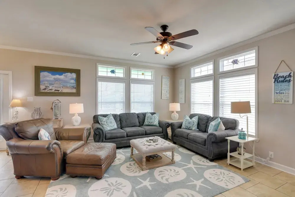 Walk to Shore! Coastal Family Gem in Crystal Beach