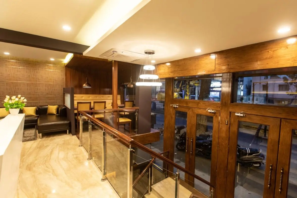 Hotel Paramos Inn