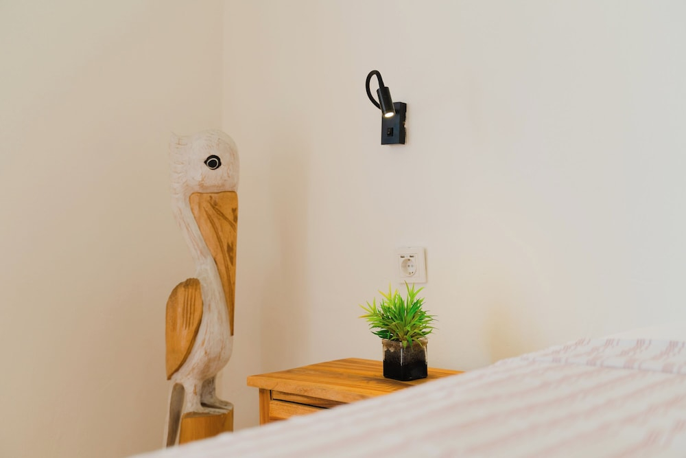 Lilium Rooms