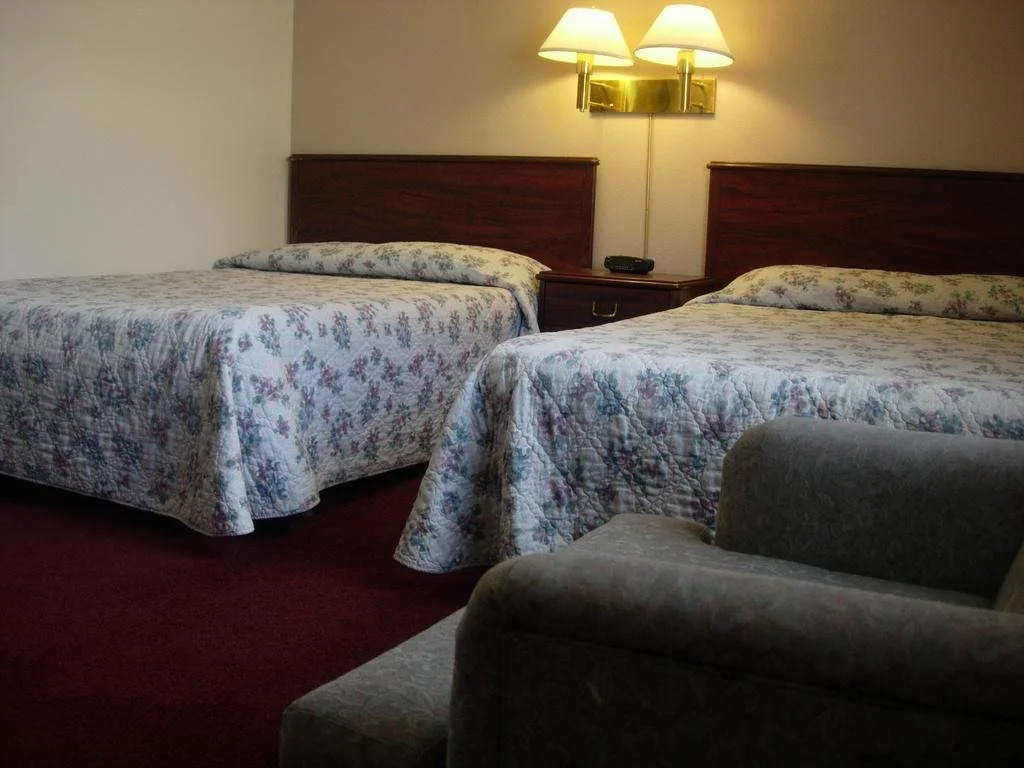 Vintage Lakeside Inn