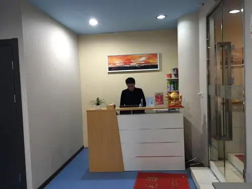 1012 Capsule Hostel