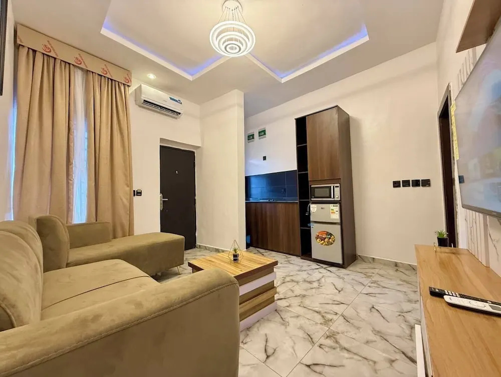 Jay's Wood Hotel And Apartment