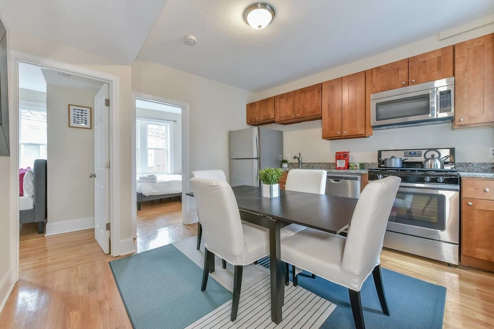 Modern 3BR Apartment in North End by Domio