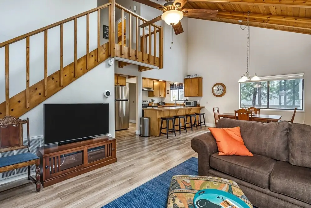 Three Wild Turkeys - Amazing Outdoor Spaces!  2 Decks! by Yosemite Region Resorts