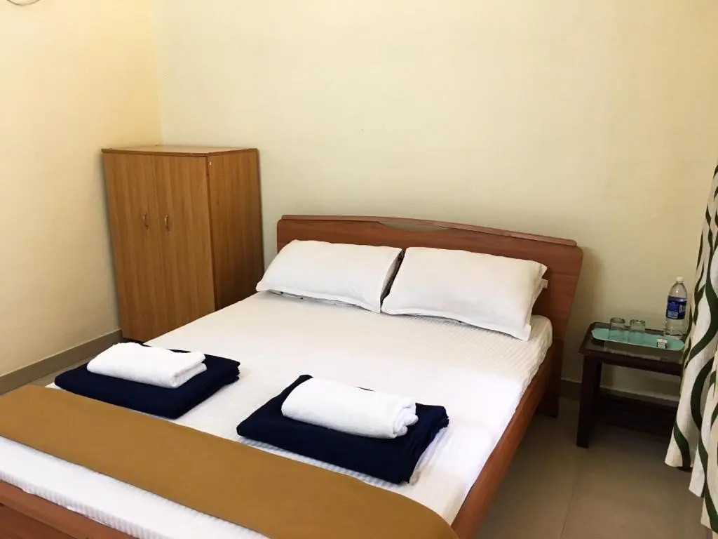 Palm Grove Service Villa