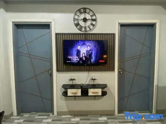 Amplayo Apartelle 2-BR Unit