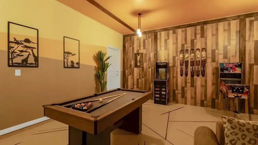Upstay Family Home w Cinema, Pool & BBQ Clermont