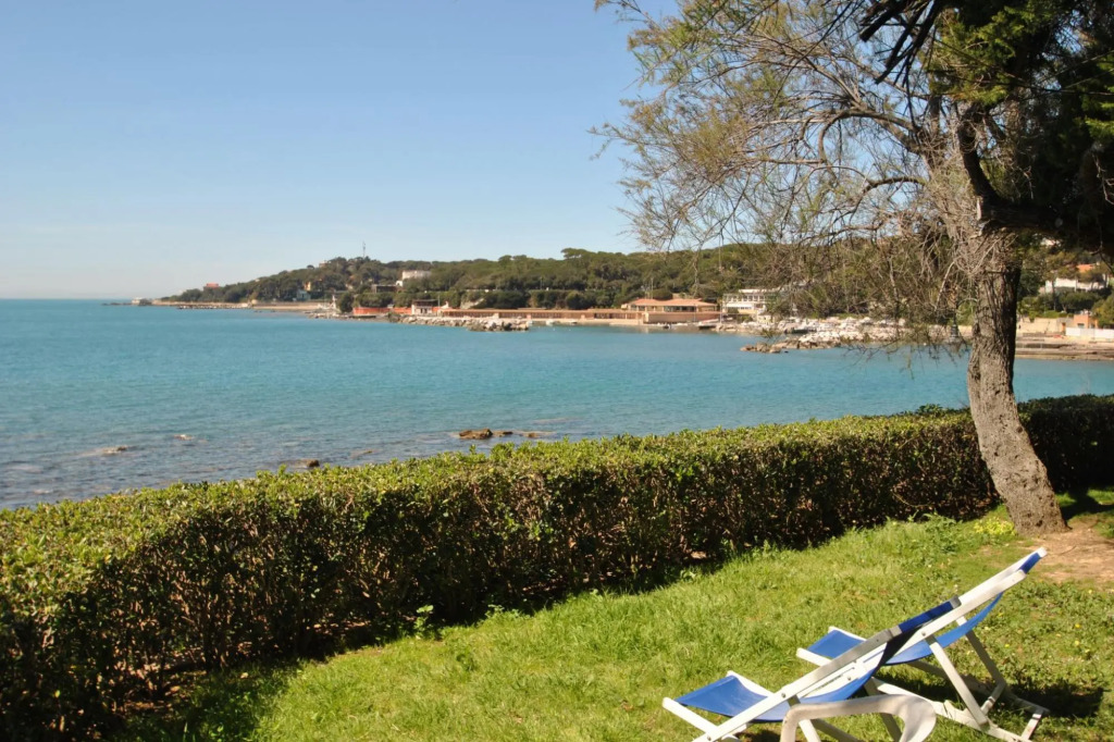 C.I.R. N. 049017LTN0007 - In vacation residence on the sea, with swimming pool, studio with loft - 4-F44 - Mono + s. tipo D