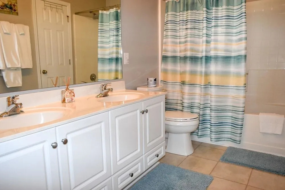 Ocean Keyes Condominium 2634 - 3 Br Condo