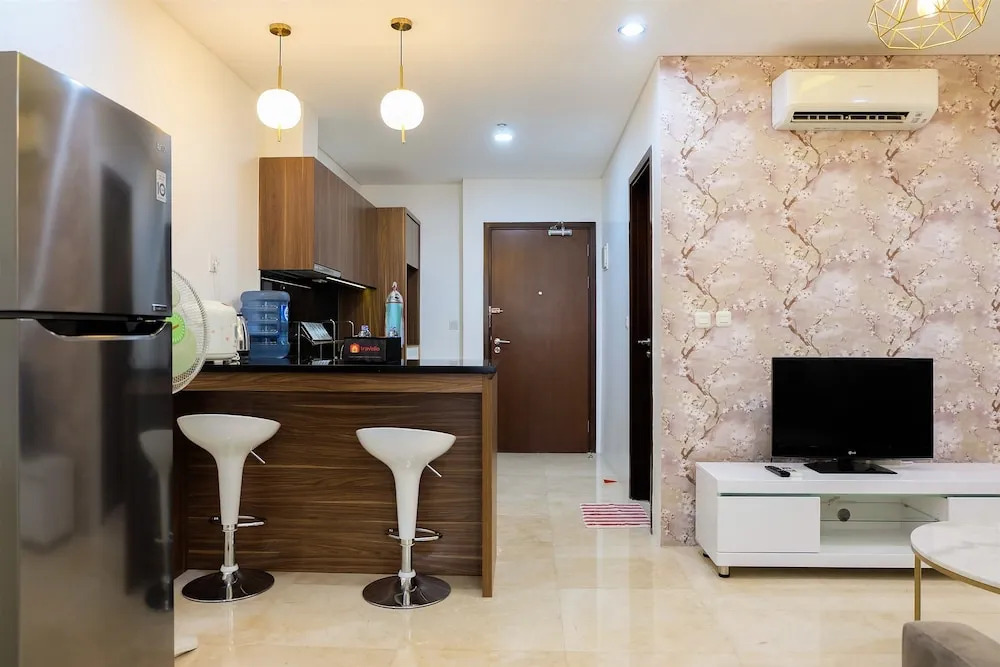 Modern and Homey 1BR L’Avenue Pancoran Apartment