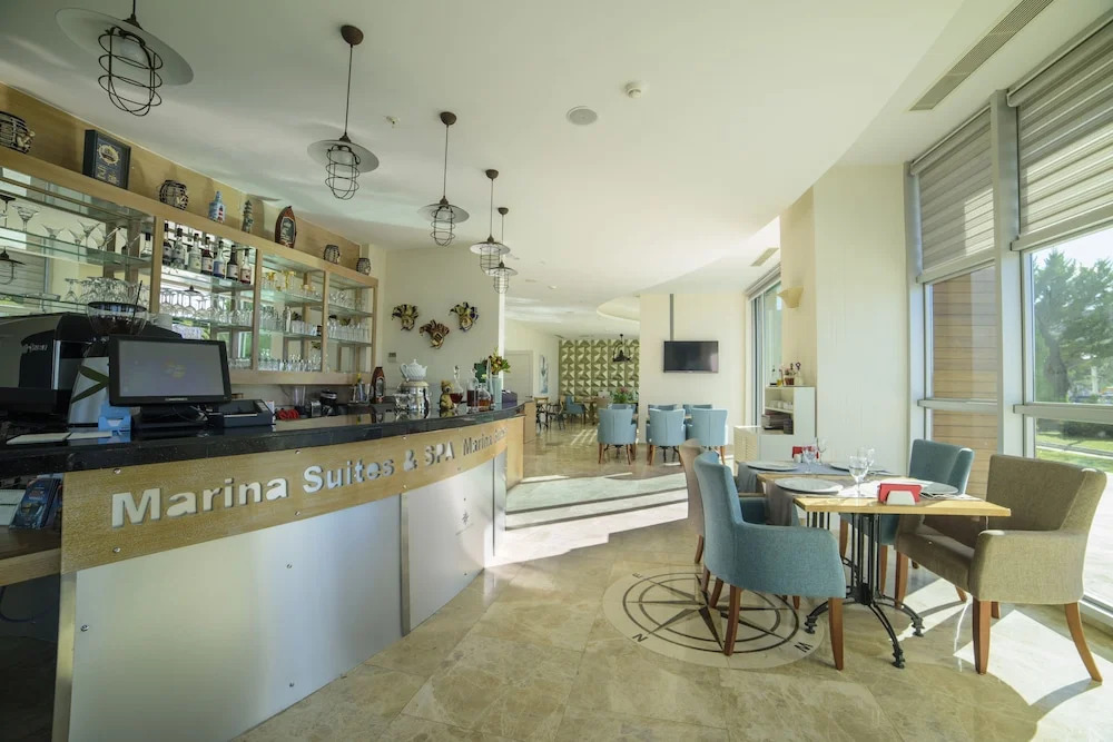 Marina Suites & Spa