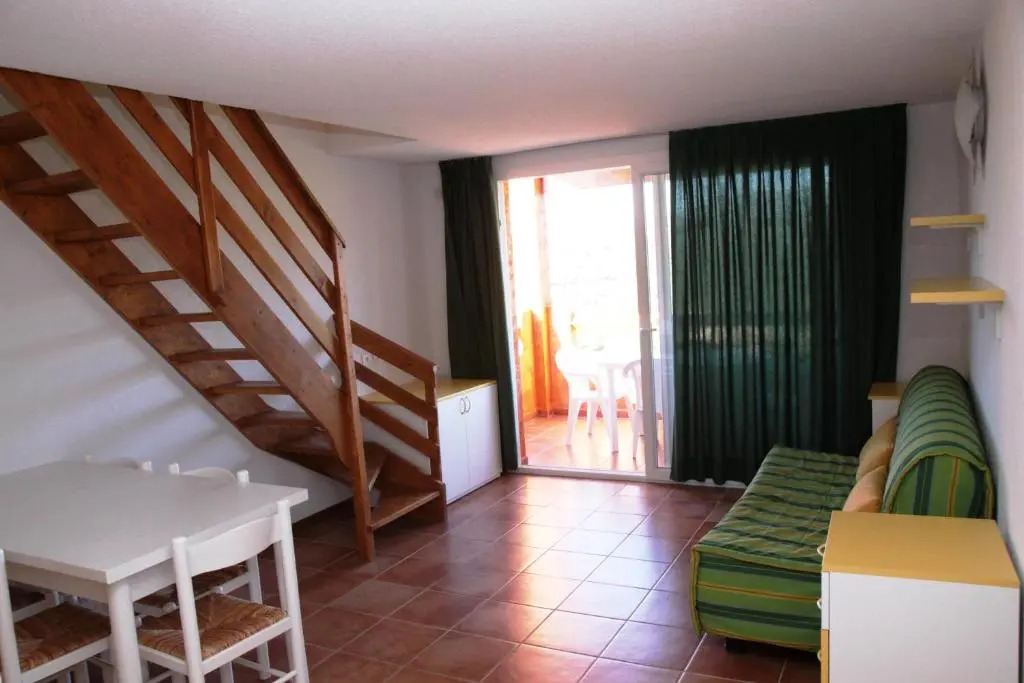 Three-room apartment for 6 people with air conditioning near Porto Vecchio