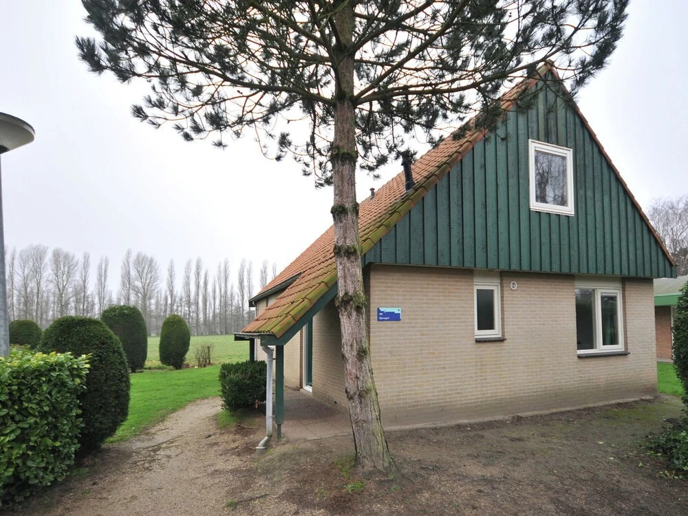 Tidy Bungalow With Microwave, 3 km. From Renesse and Beach
