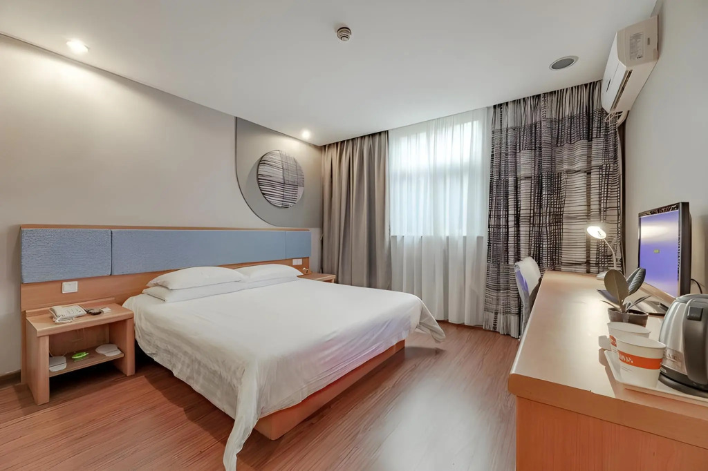 Home Inn Gaoshenqiao Luoma Plaza
