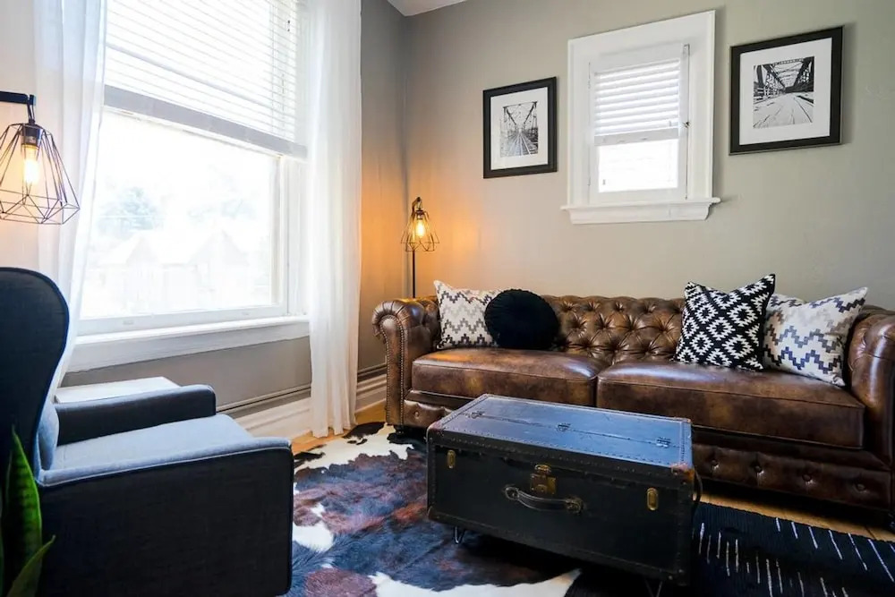 The Urban Union Eclectic Historic Apartment Sleeps 4