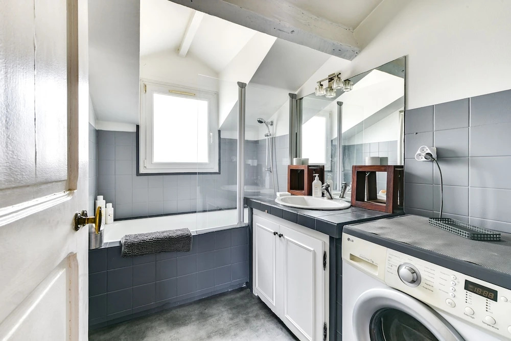 Apartment in Cannes for four & Business