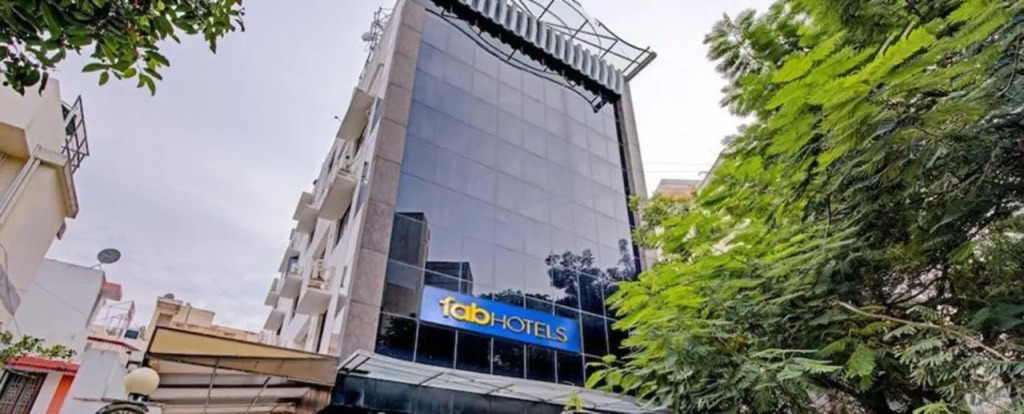 FabHotel Skyry