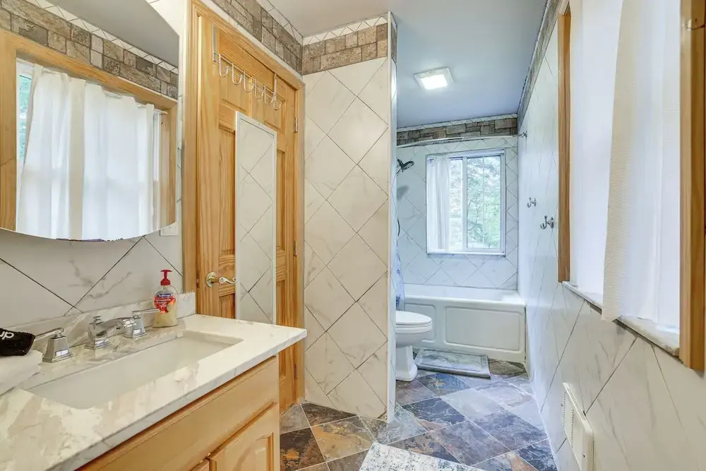 7 Mi to Big Boulder Mtn! Home w/ Pet-friendly Yard
