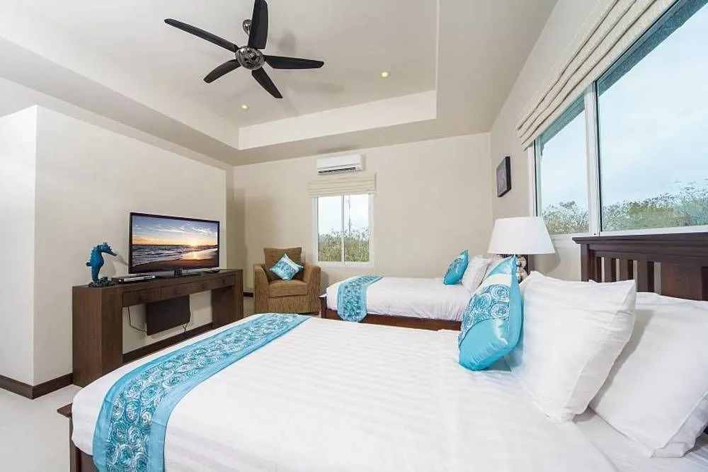 Villa Hin Fa 8 Bed Seaviews in Extensive Modern Grandeur