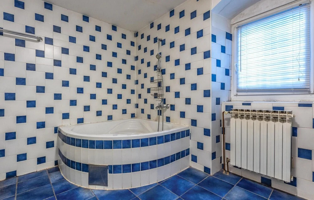 Beautiful Home in Sinj with Hot Tub, 4 Bedrooms & Outdoor Swimming Pool