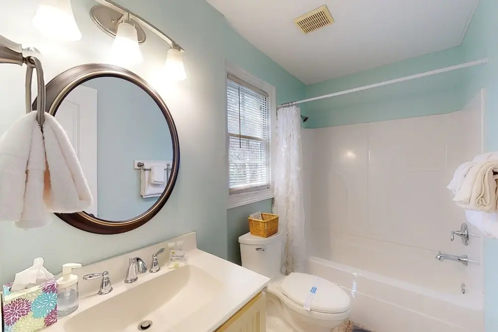 Charming Dog-friendly Home With Deck, Golf Nearby, Full Kitchen, & Washer/dryer