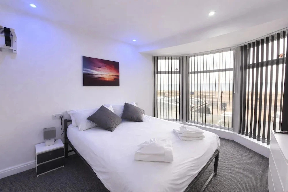 399 Prom - Blackpool Hotel
