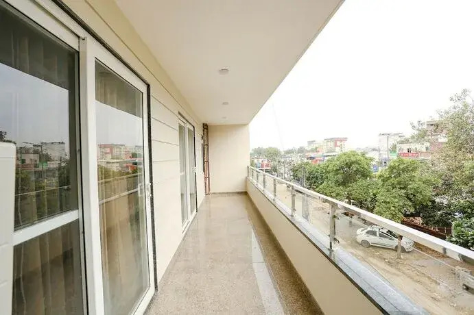 FabHotel Raahi Retreat - Nr Star Mall & 32nd Avenue