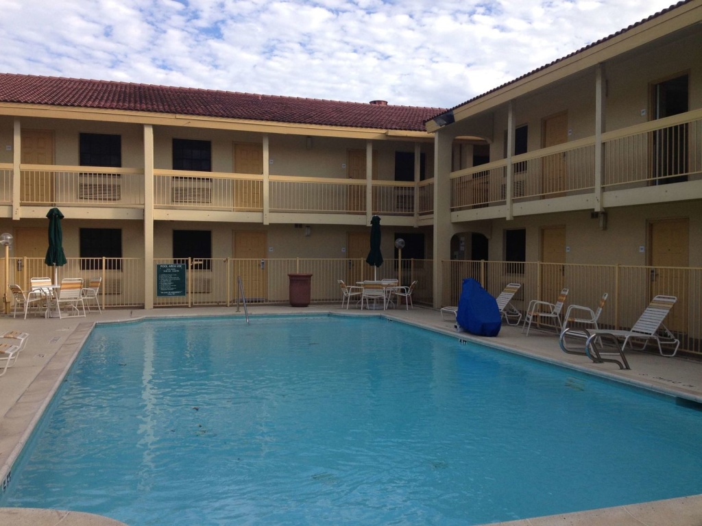 Red Roof Inn Houston East I-10