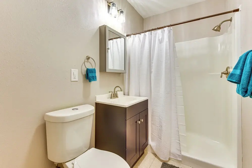 3 Mi to Downtown Bradenton: Family Home w/ Yard!