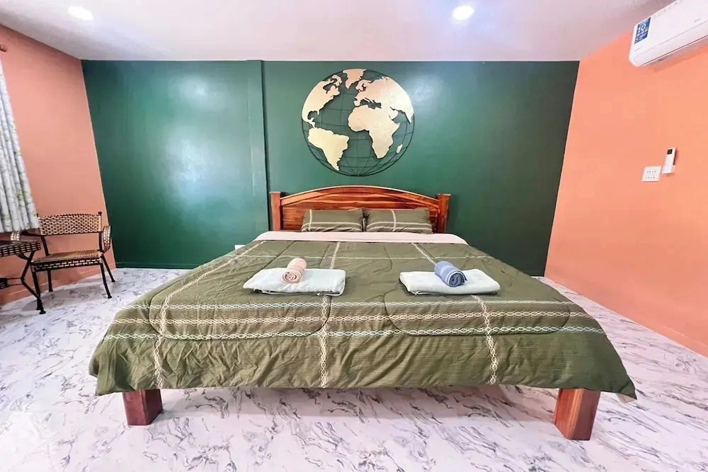Koon Hom Apartment