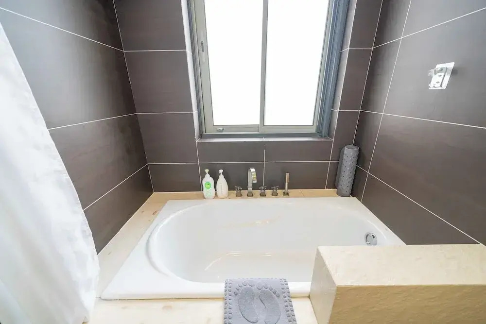 Tyms Luxury 3BR 2BA APT Riverside