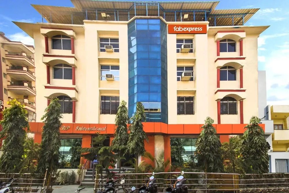 OYO 11682 Hotel Rp International
