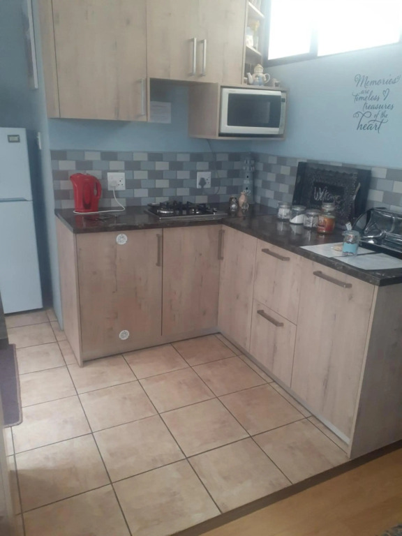 Vincentia Odd Cottage ( self catering)
