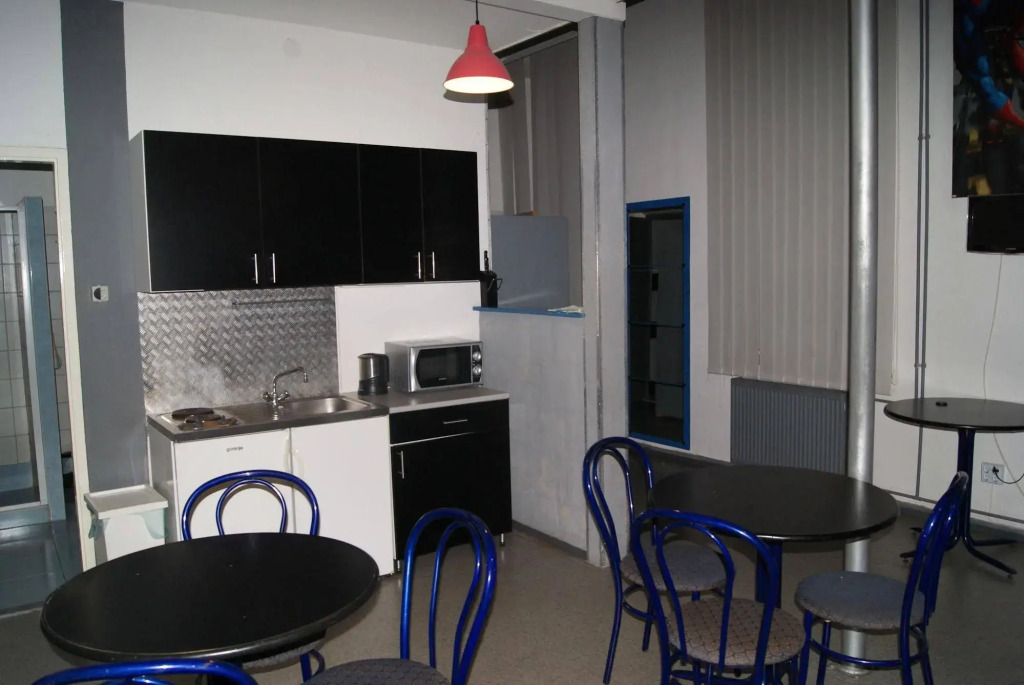 Happy Hostel
