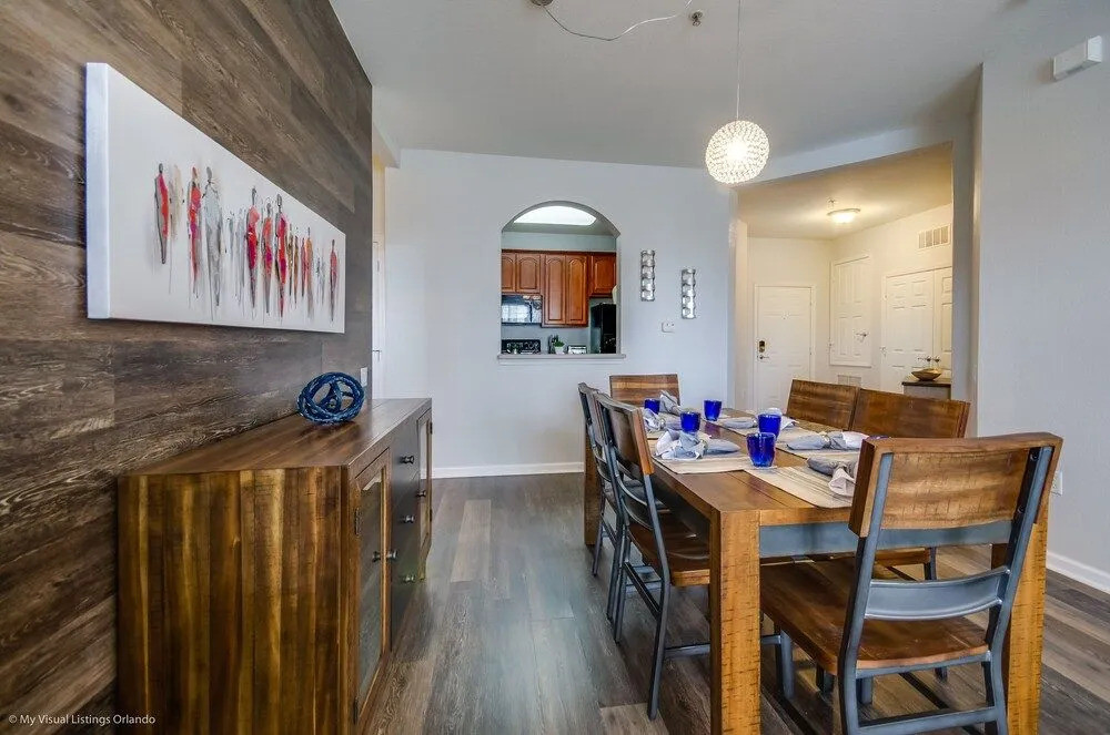 Santiago's Corner Ventura 3 Bedroom Condo by Redawning