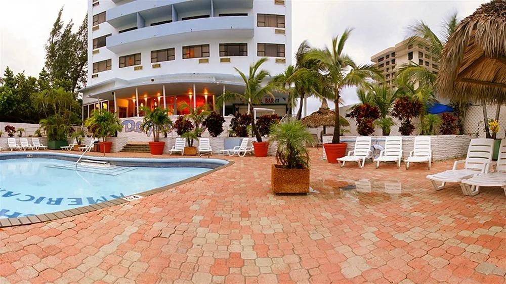Howard Johnson Plaza Dezerland Beach & Spa