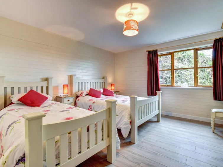 Holiday Home Uwch y Castell