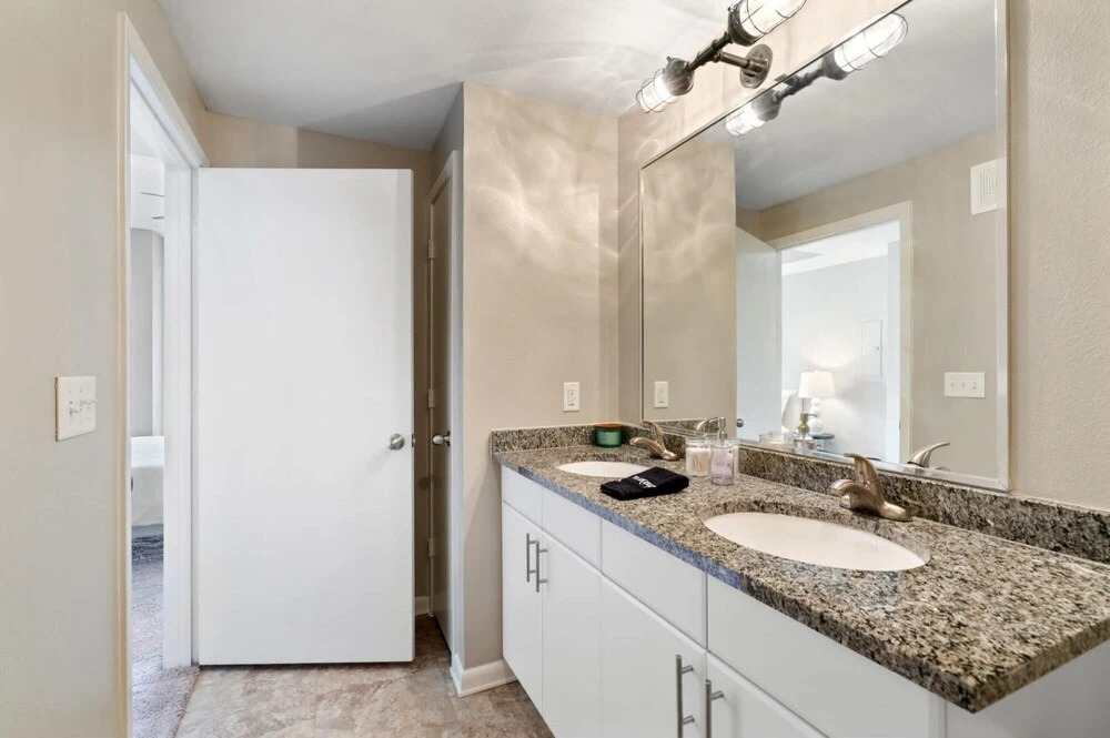 Plano Comfy 2BD 1 5BA Apartment