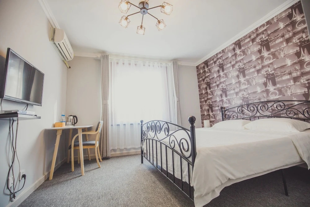 White Horse Times Hotel