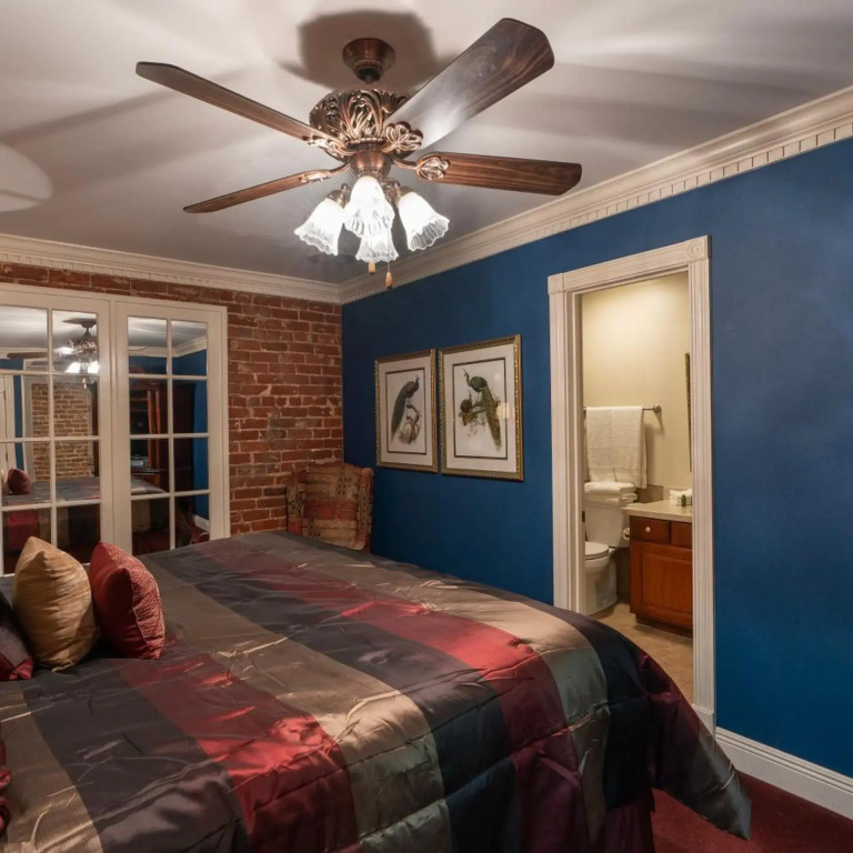 Quarter House Suites